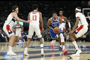 芒果体育平台包含赛后体能课后，密尔沃基雄鹿门线救险备战CBA常规赛，质疑声仍在，身体对抗强度拉满的词条