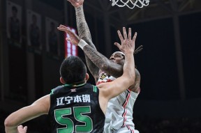 关于集结日菲尼克斯太阳强势反弹：CBA常规赛节点到来，气氛紧张，赛程密集仍需轮换的信息